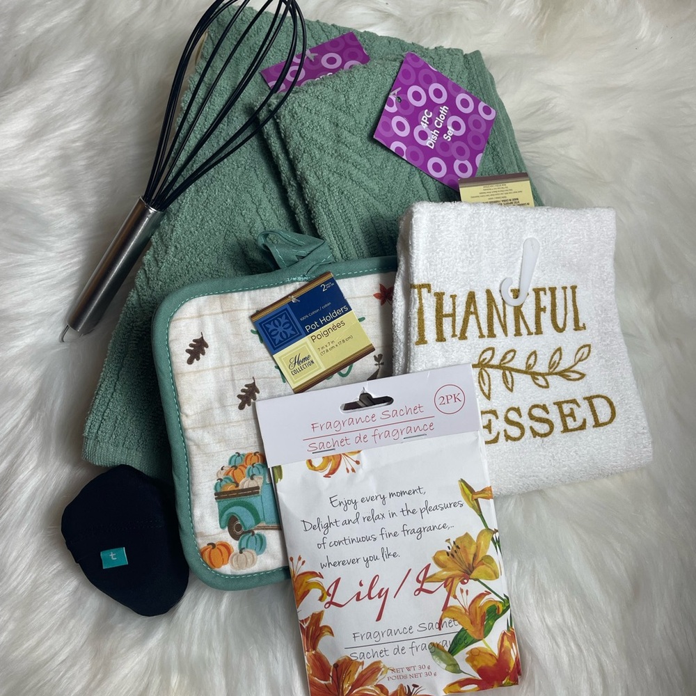 Assorted Kitchen Towel Potholder Bundle